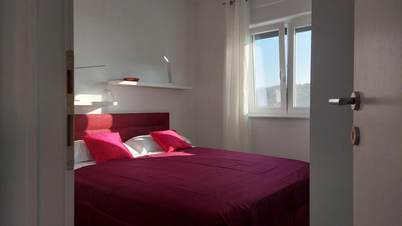 Apartment Vista Oasis With Pool And Terrace Trogir Kültér fotó
