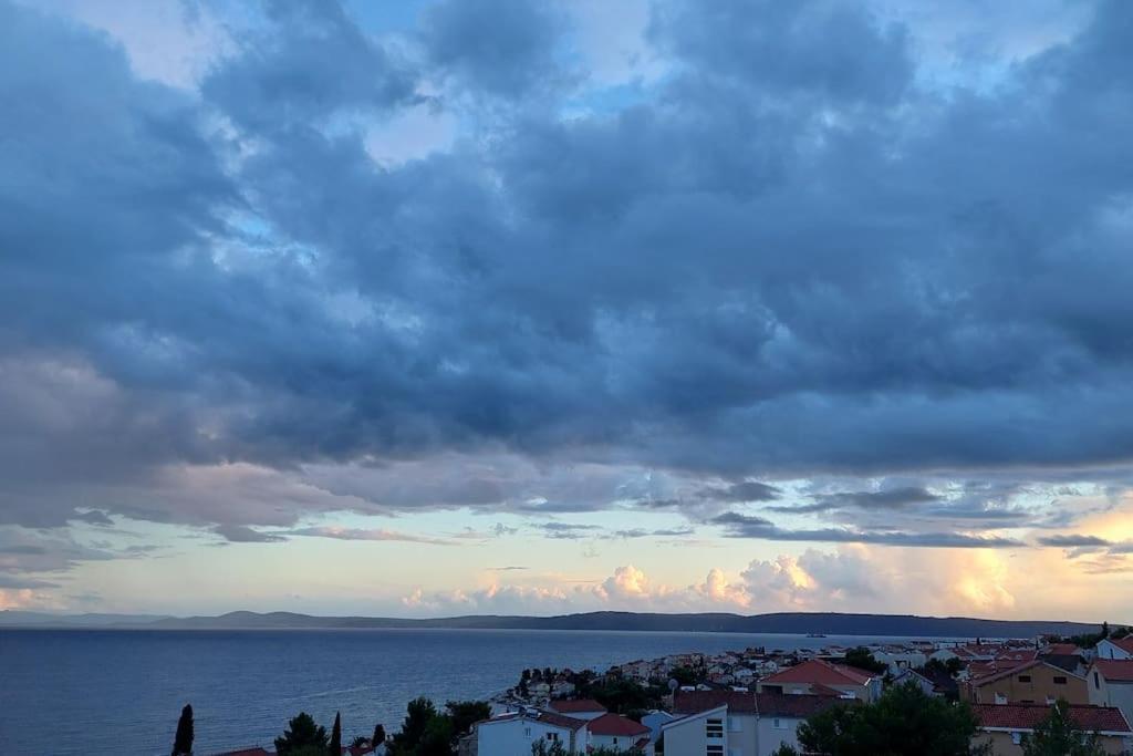 Apartment Vista Oasis With Pool And Terrace Trogir Kültér fotó