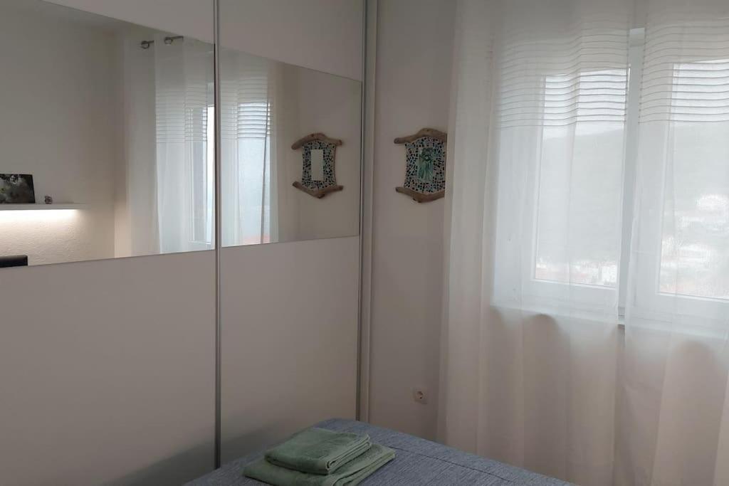 Apartment Vista Oasis With Pool And Terrace Trogir Kültér fotó